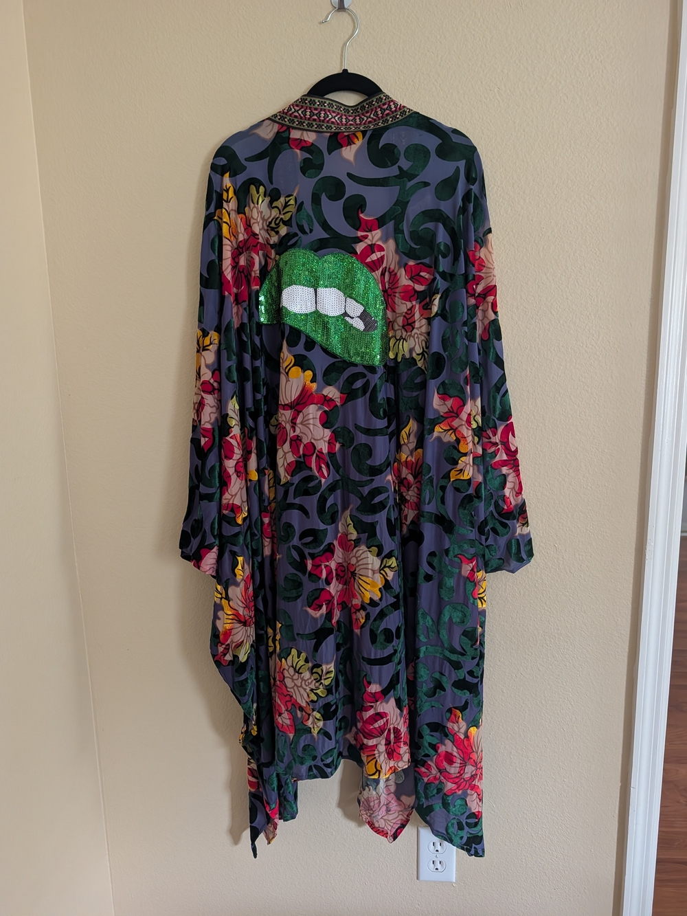 Clicquot Kimono Floral Green-Sequin Lip Kimono Jacket Velvet